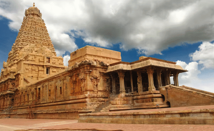  Near Brihadeeswarar Temple (Big Temple)